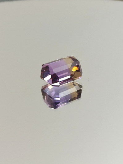 Ametriini monisävyinen 8.3 ct, smaragdi hionta