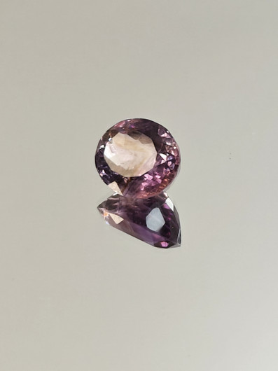 Ametriini monisävyinen 9.5 ct, ovaali