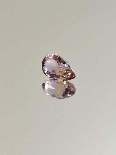 Ametriini monisävyinen 4 ct, pisara