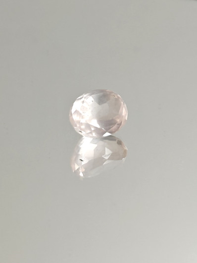 Rose quartz 5.9 ct, oval