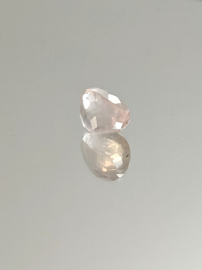 Rose quartz 5.9 ct, oval