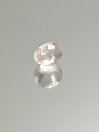 Rose quartz 5.9 ct, oval
