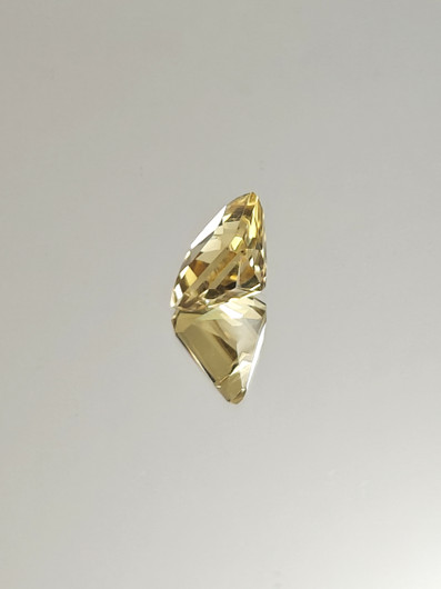 Citriini 5.9 ct, smaragdi hionta