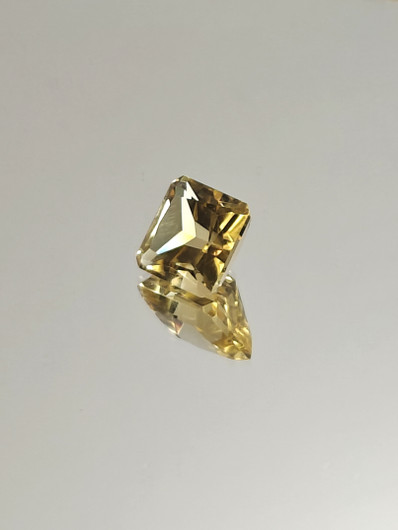 Citriini 5.9 ct, smaragdi hionta