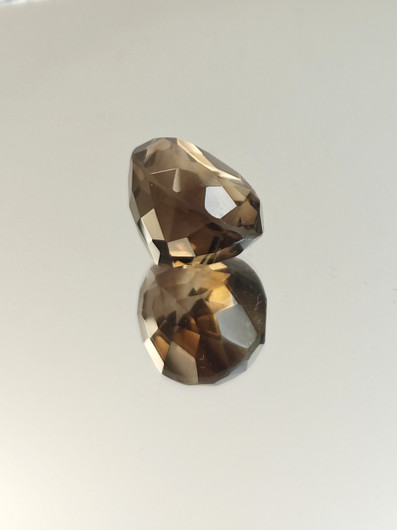 Savukvartsi 30.7 ct, ovaali