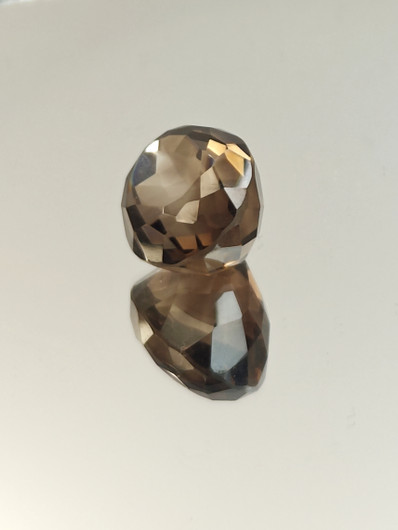Savukvartsi 30.7 ct, ovaali