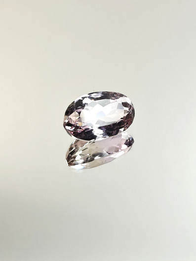 Ametriini monisävyinen 8,3 ct, ovaali