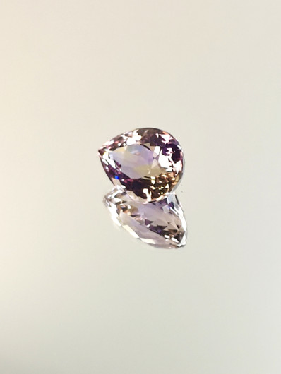 Ametriini monisävyinen 6,2 ct, pisara