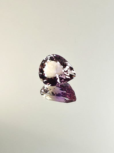 Ametriini monisävyinen 6,1 ct, pisara