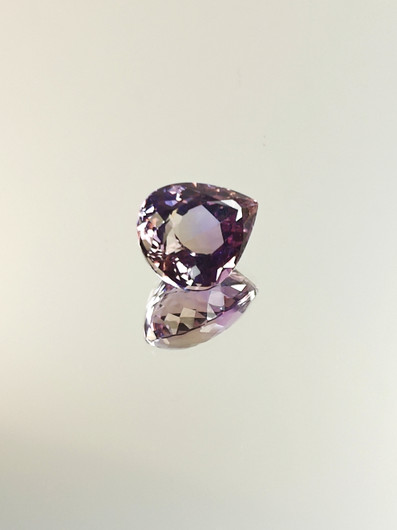 Ametriini monisävyinen 6,1 ct, pisara