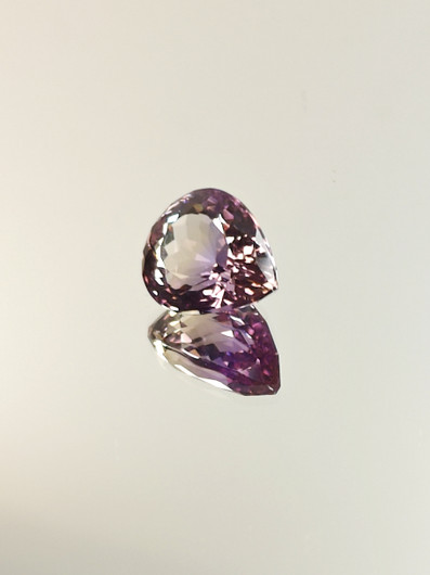 Ametriini monisävyinen 6,1 ct, pisara