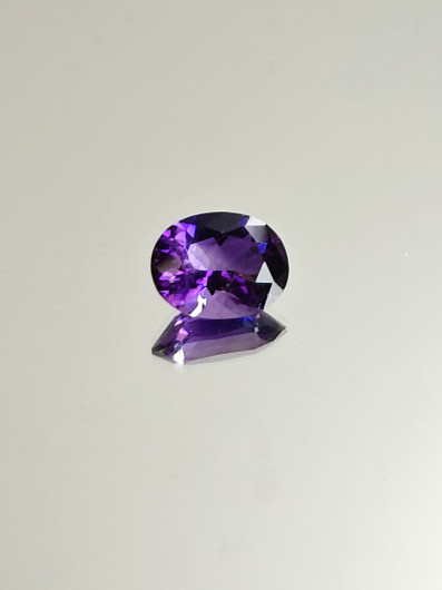 Amethyst 3,9 ct, oval