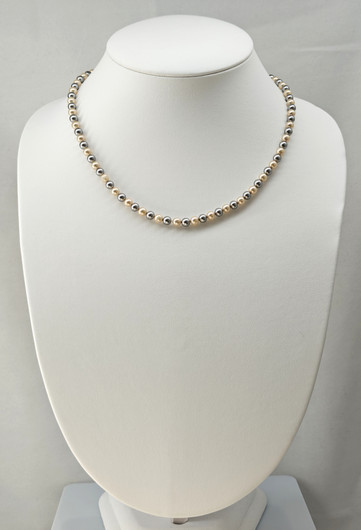 Vintage beautiful natural pearl necklace