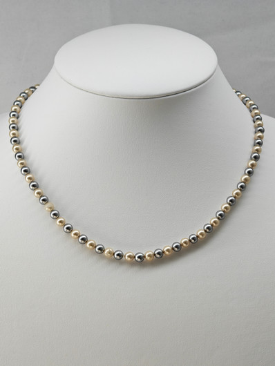 Vintage beautiful natural pearl necklace