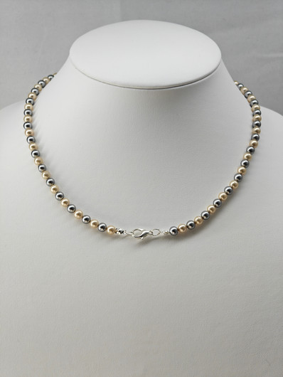 Vintage beautiful natural pearl necklace