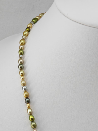 Vintage beautiful natural pearl necklace