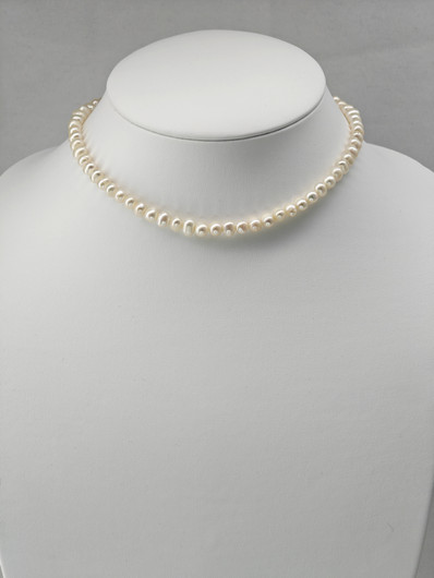 Vintage beautiful natural pearl necklace
