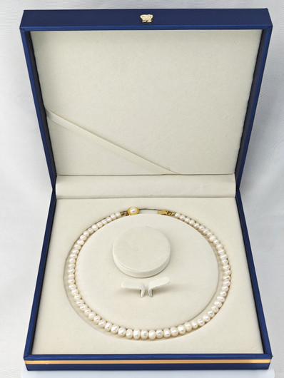 Vintage beautiful natural pearl necklace