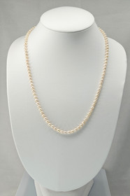 Vintage beautiful natural pearl necklace