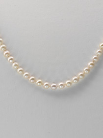 Vintage beautiful natural pearl necklace