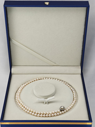 Vintage beautiful natural pearl necklace