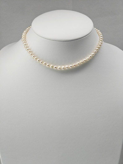 Vintage beautiful natural pearl necklace