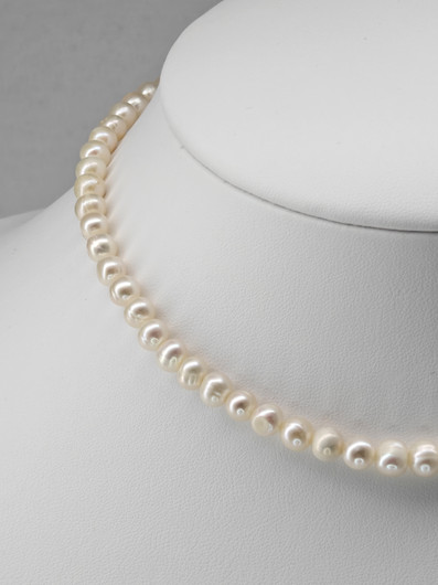 Vintage beautiful natural pearl necklace