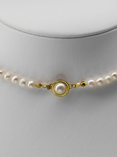 Vintage beautiful natural pearl necklace