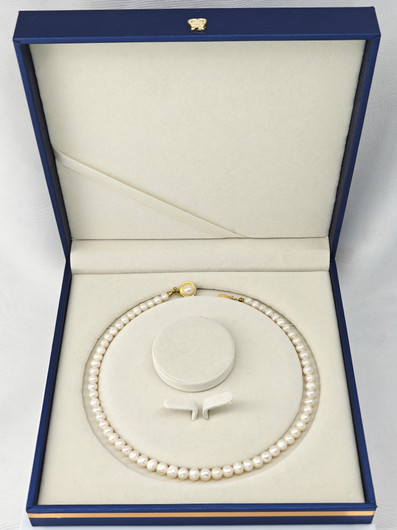 Vintage beautiful natural pearl necklace