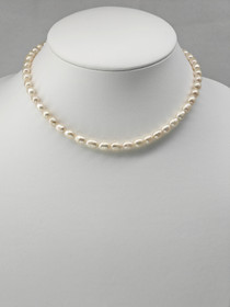 Vintage beautiful natural pearl necklace