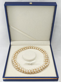 Vintage beautiful pearl necklace