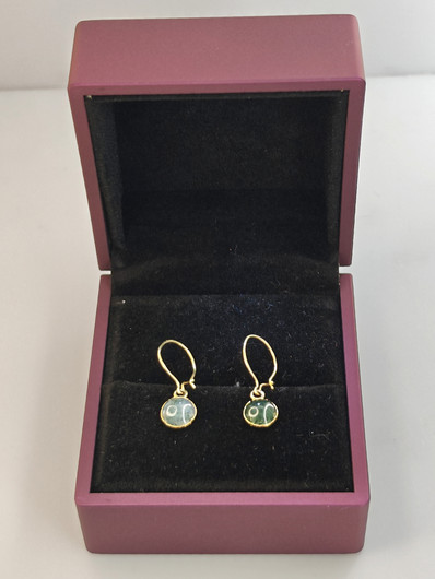 Vintage silver earrings with stone