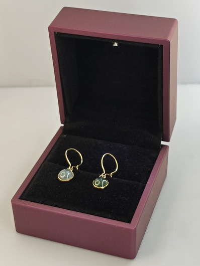 Vintage silver earrings with stone