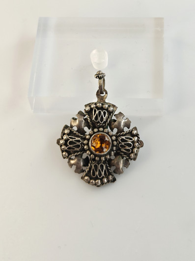 Vintage silver pendant with stone