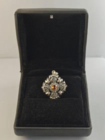 Vintage hopeinen riipus korukivi