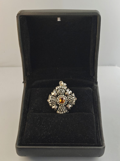 Vintage silver pendant with stone