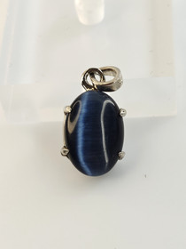 Vintage hopeinen riipus korukivi