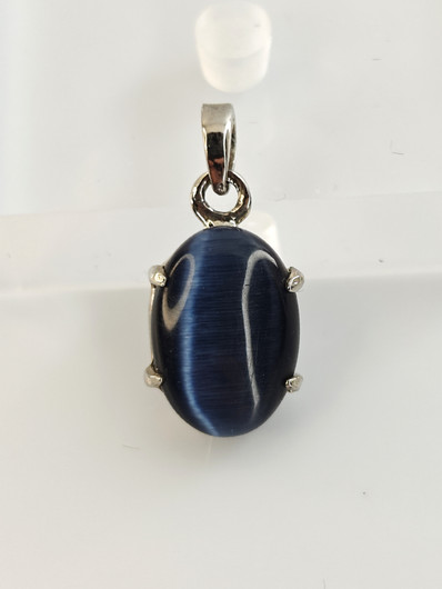Vintage silver pendant with stone