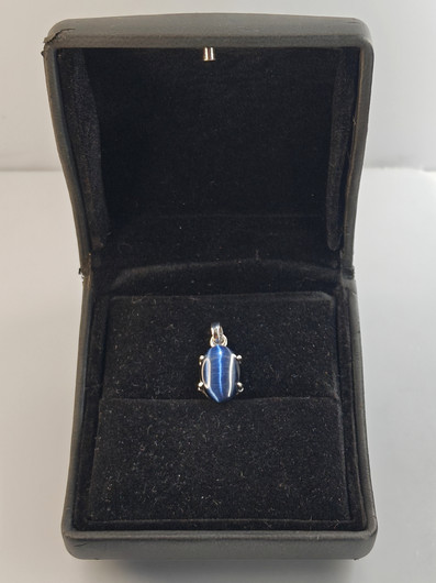 Vintage silver pendant with stone