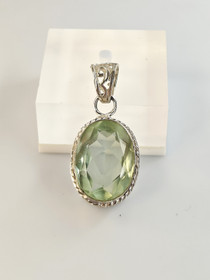 Vintage hopeinen riipus korukivi