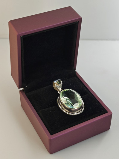 Vintage silver pendant with stone