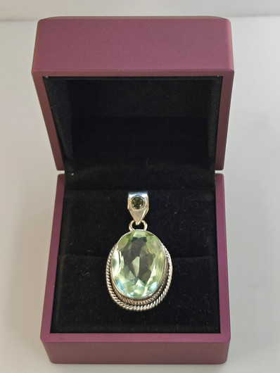 Vintage silver pendant with stone