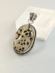 Vintage hopeinen riipus korukivi