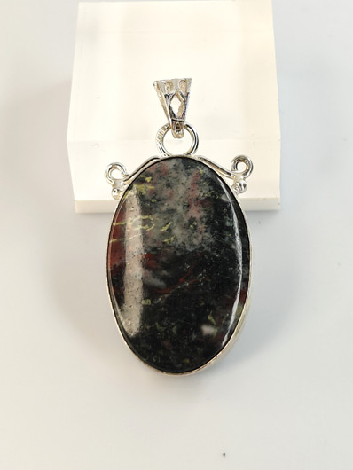 Vintage silver pendant with stone