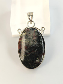 Vintage hopeinen riipus korukivi