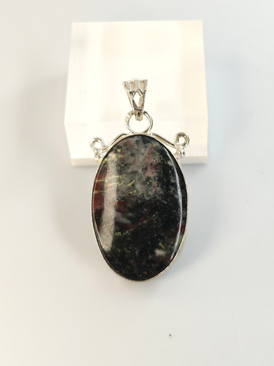 Vintage silver pendant with stone