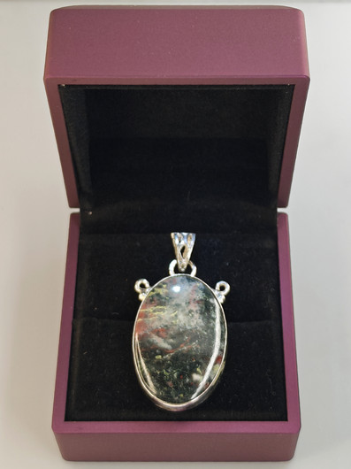 Vintage silver pendant with stone