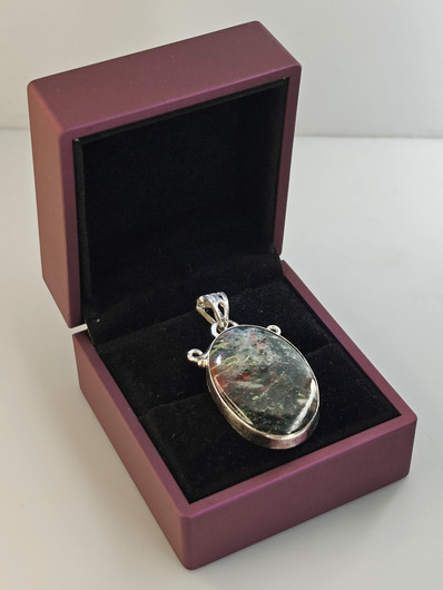Vintage silver pendant with stone
