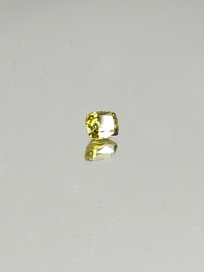 Sphene 1,1 ct radiant