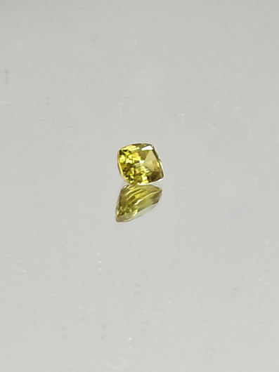 Sphene 1,1 ct radiant